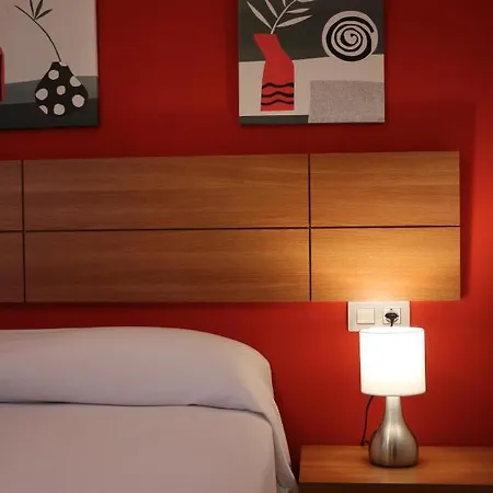 La Atala, Apartamento Con Piscina En * 라네스