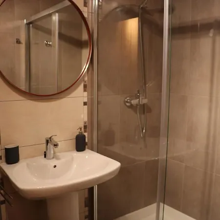 La Atala, Apartamento Con Piscina En 라네스